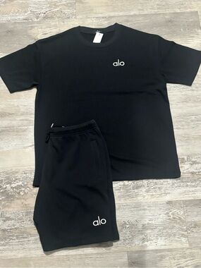 ALO Yoga Kids Black Short Sleeve Top and Shorts Pajama Set
